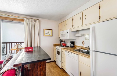 Boise Condo | Mountain Condo Ski Access & Sunset Deck
