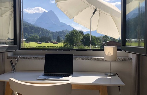 Garmisch-Partenkirchen Apartment | Mountain atmosphere apartment - with fantastic panoramic mountain views