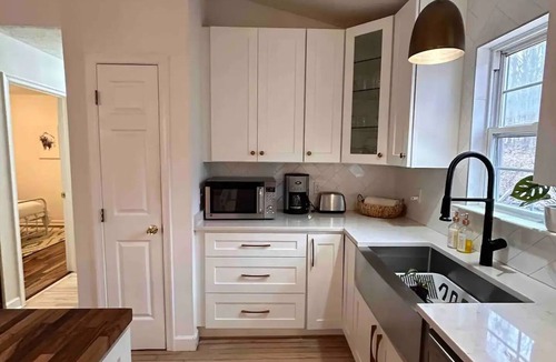Linden House | #Mountain Escape#HotTub#Fireplace#PetsOK#near Skyline D&Wineries&BM Lodge