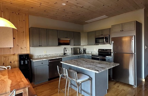 Franklin County House | Mountain Escape with Sauna and Breathtaking Views – 18 Mins to Sugarloaf