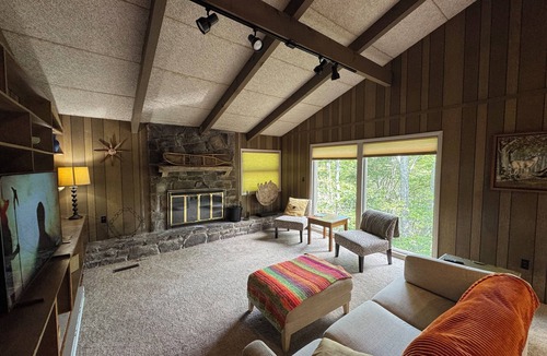 Charter Hills House | Mountain Fox - Cozy Chalet Near Beech Ski Resort