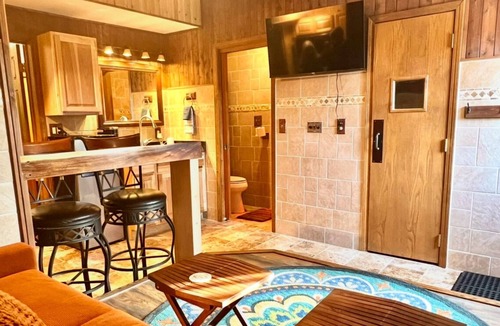 Basher House | Mountain Fox Den w/Sauna; inviting guest suite on the Anchorage hillside