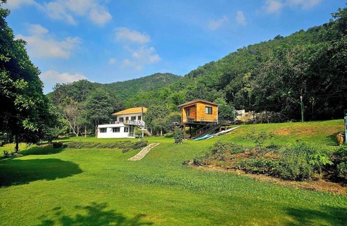 Phetchaburi Cabin | Mountain Front Hut For 2 Rare Birds, Bikes, Nature
