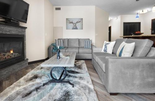 Teepee Town Apartment | Mountain Fun - With Open Pool And Hot Tub