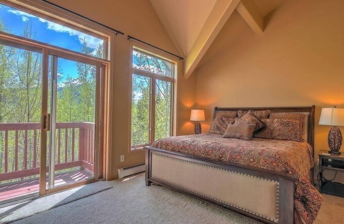 Frisco House | Mountain getaway in Frisco, Colorado; centrally located close to 6 ski areas