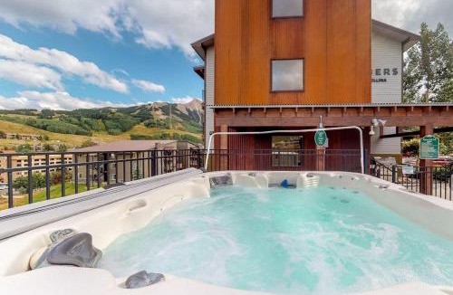 Mount Crested Butte Apartment | Mountain Getaway