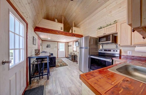 Hayesville Cabin | Mountain Glamping Cabin in Hayesville, North Carolina near the Appalachian Trail