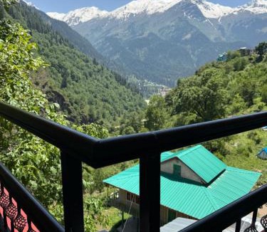 Tosh Cabin | Mountain Goat