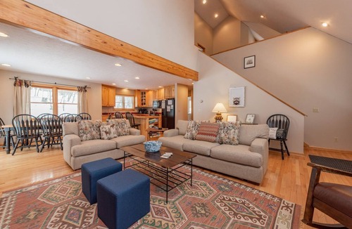 Mountainside Cabin | Mountain Hideaway/Central location/Nature lovers dream! Hot-tub, fire pit!