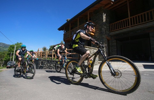 Roburent Ski Chalet | Mountain holidays - Mongioie chalets with panoramic views.
