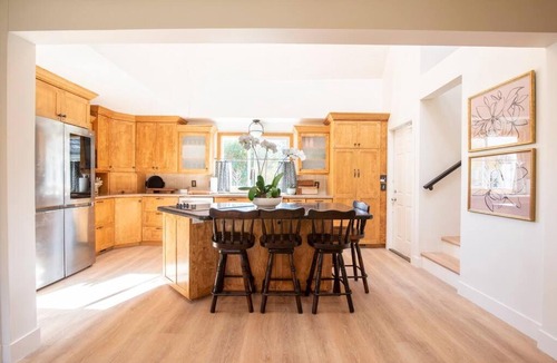 Holladay Villa | Mountain home-a luxury resort retreat, hot tub. New