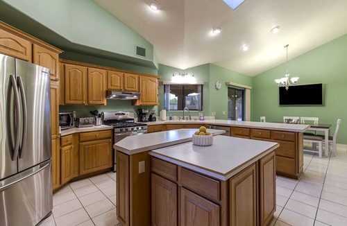 Tucson Estates House | Mountain Home Pool VIEWS Garage FUN Backyard Spacious Private Close to UofA