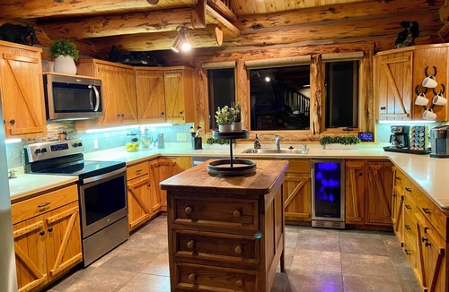 Cimarron House | Mountain home retreat with 180 degrees of stunning mountain + valley views!