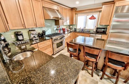 Maplecrest House | Mountain house w/stunning views & gourmet kitchen