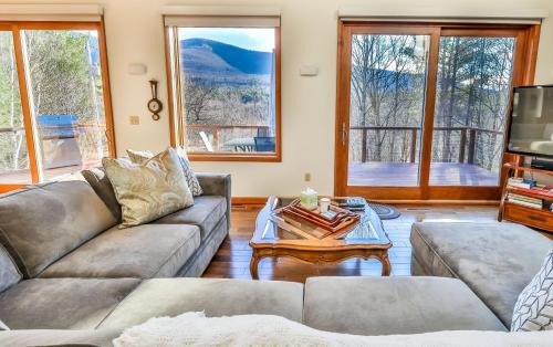 Maplecrest House | Mountain house w/stunning views & gourmet kitchen