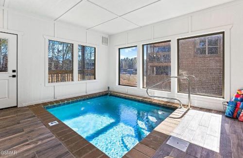 Almont House | Mountain Hush, Private Splash, Sleeps 12, Near Town