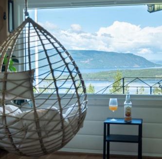 Tangen House | Mountain & Lake Haven & Close to Oslo