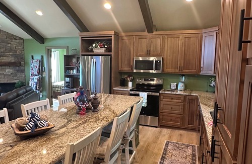Unaka House | Mountain/Lake view. Hike, winery water sports in Bear Paw. New & handicap kind.