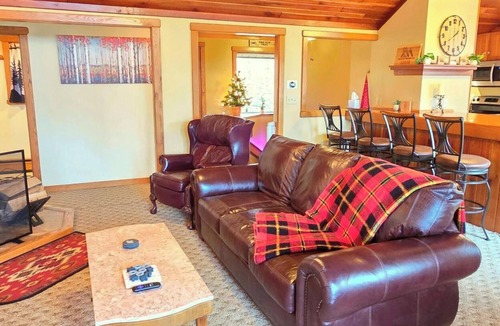 White Cabin | Mountain Lodge- Fallingwater/Ohiopyle/State Parks