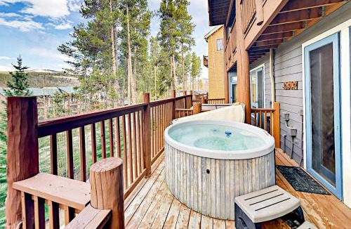 Four O'Clock House | Mountain Love
