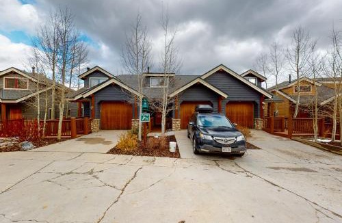Four O'Clock House | Mountain Love