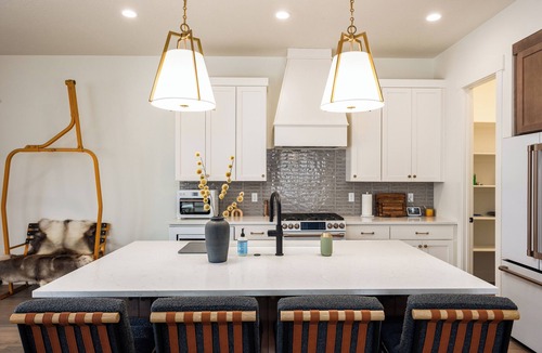 Deer Mountain House | Mountain Luxury, Private Hot Tub & Grill, Close to Slopes, Minutes to Historic Main Street!