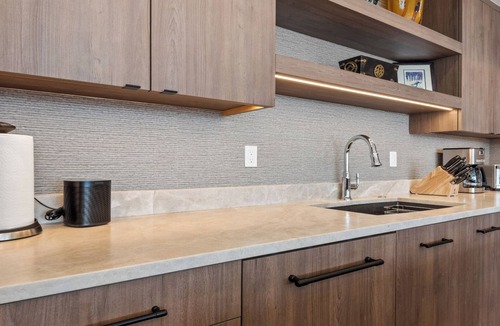Vail Condo | Mountain Modern 3BR A/C High-Floor Views & Stone Fireplace Luxury