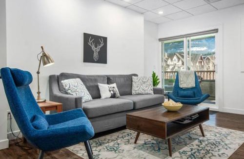 Canmore Apartment | Mountain Modern Hideaway