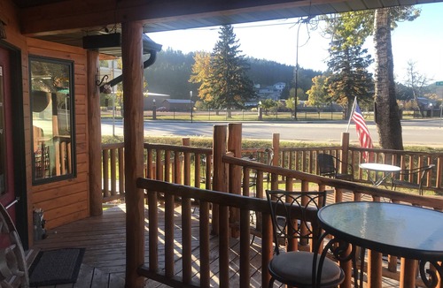 Hill City Cabin | Mountain Peaks Inn, GREEN MOUNTAIN SUITE, Downtown Hill City