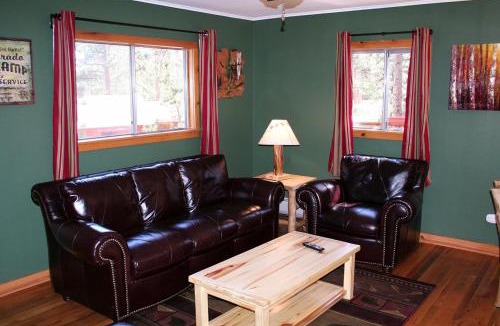 Estes Park House | Mountain Pine Cabin by Rocky Mountain Resorts- #20NCD0296