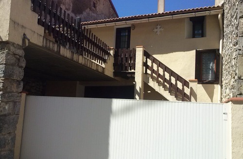 Belcaire House | MOUNTAIN PYRENEES CATHARS 500 M from the lake