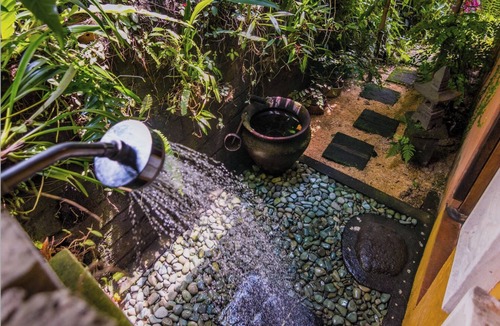Selemadeg House | Mountain retreat perfect for couples. Beautiful natural views!