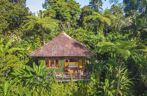 Selemadeg House | Mountain retreat perfect for couples. Beautiful natural views!