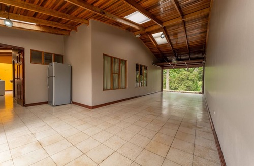 Pacayas House | Mountain retreat with virgin forest views, ideal for rest or remote work