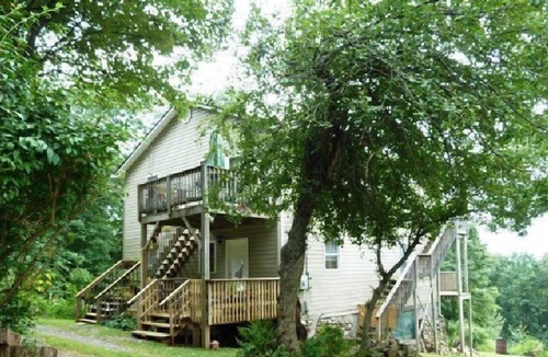 Stanley Condo | Mountain Roots Lodging
