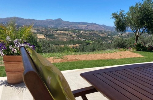 Archanes Villa | Mountain & Sea view country villa near Heraklion