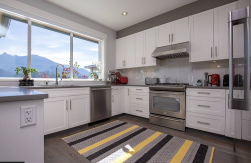 Squamish House | Mountain Serenity Meets Luxury