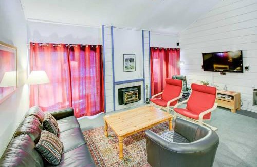 Mammoth Lakes House | Mountain Shadows #B08 - Near Hike Bike & Ski