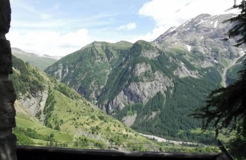 Orcieres-Merlette Apartment | Mountain-side apartment with mountain views, private terrace and Wi-Fi