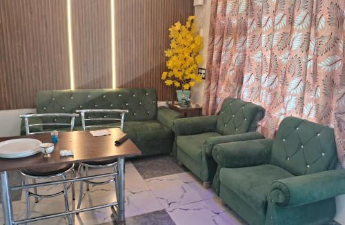 Laripora House | Mountain side homestay