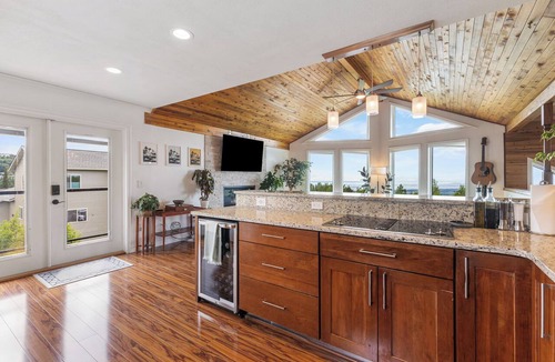 Hillside East House | Mountain Side Views from the Front Range Chalet