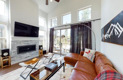 Rendezvous House | Mountain Sky Cottage
