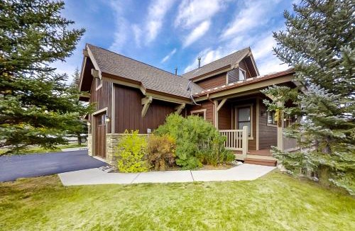Grand Elk Ranch House | Mountain Sky