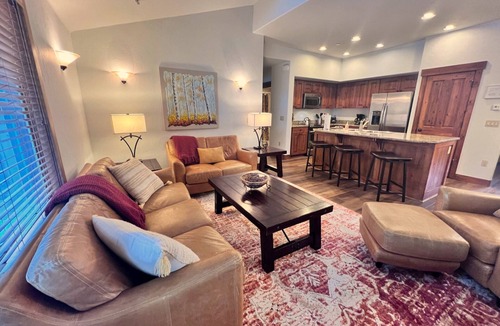 Breckenridge Ski Chalet | Mountain Thunder Townhome Ski-In Pools Hot Tubs Walk to Main St