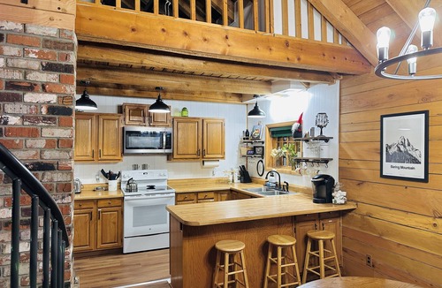 Baring Cabin | Mountain Thyme Cabin in Baring