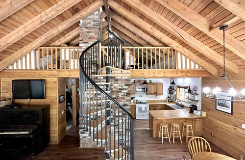 Baring Cabin | Mountain Thyme Cabin in Baring