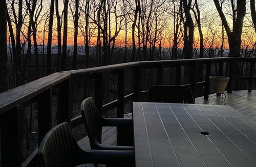 Tate Cabin | Mountain top cabin! Slide, Hot Tub, Arcade Wi-Fi hiking