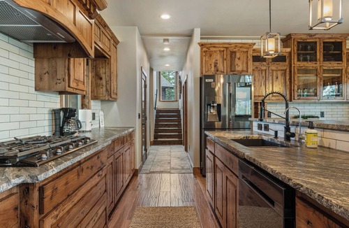 Priest River Cabin | Mountain Top Retreat: Hot Tub, Sauna, Fire Pit, Seclusive 5 acres, Sunset Views