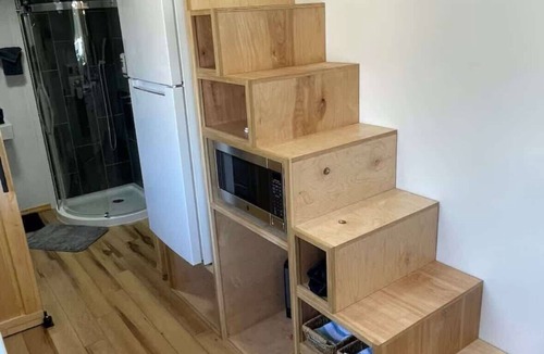Sevierville House | Mountain Top Tiny House by Beyond Expectations: 1BR w/Mountain Views