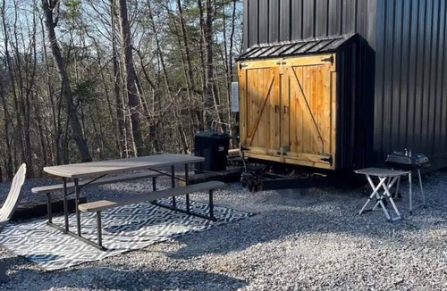 Sevierville House | Mountain Top Tiny House by Beyond Expectations: 1BR w/Mountain Views